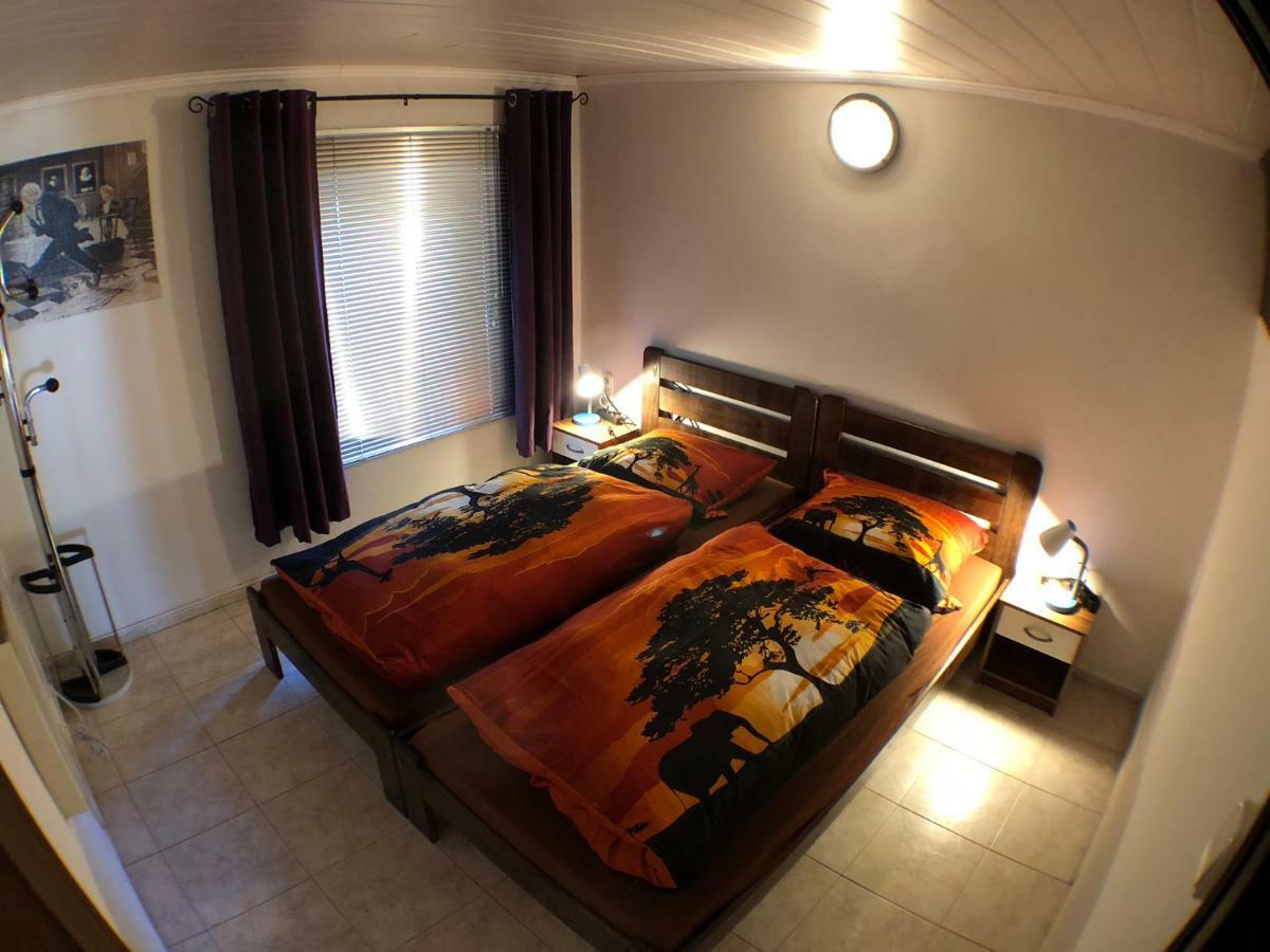 Hero 4 Sterne Ferienhaus Бая Экстерьер фото